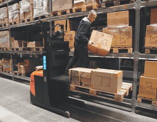 Quel chariot préparateur de commandes choisir pour optimiser son picking ?