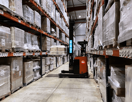 Choisir son chariot élévateur pour le stockage en masse 