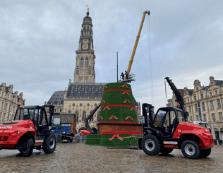 Louer du matériel de manutention et d’élévation pour la pose et la dépose de décorations de Noël 