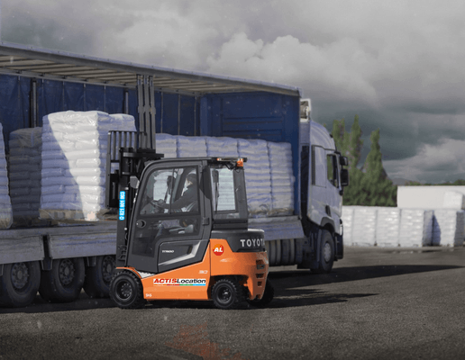 Les chariots élévateurs électriques sont-ils adaptés pour une utilisation en extérieur ?